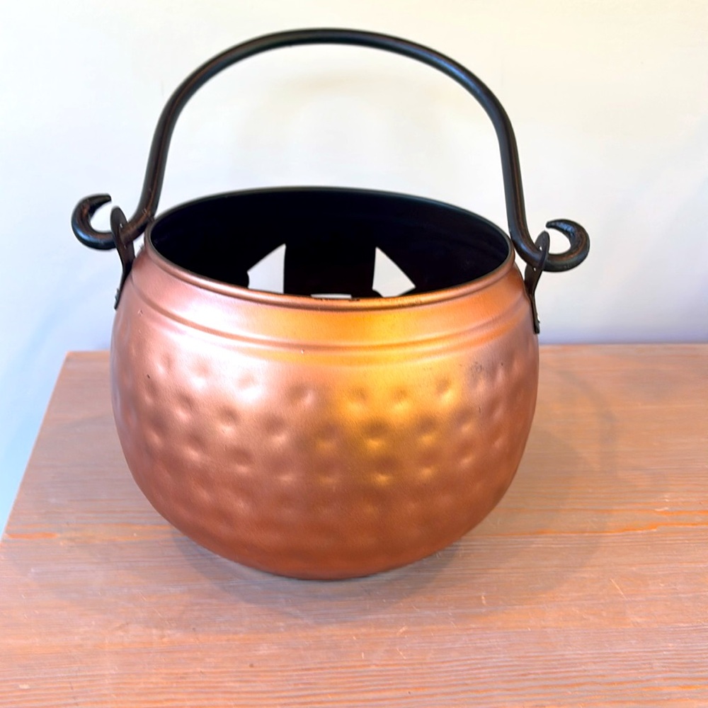 Large Metal Pumpkin Jack-o’-lantern - Picture 4 of 6